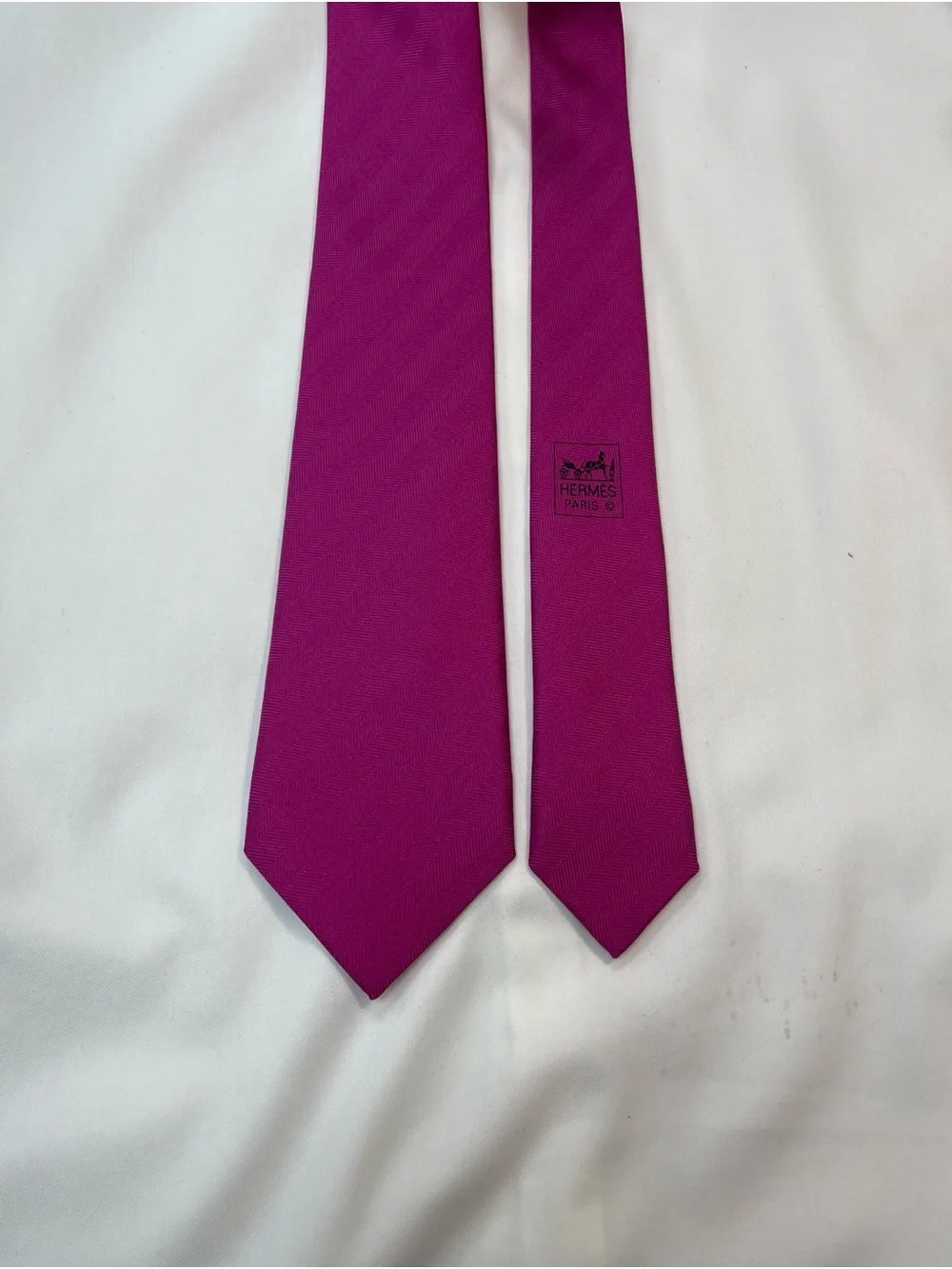 Hermes 100% Silk Men’s Tie Pink “Chevron” Silk Tie 153623 PA - Picture 5 of 8